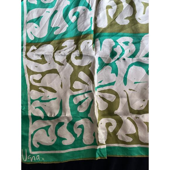 Vintage VERA Neumann Scarf ~ Signed ~ Green / Off White - Picture 4 of 6